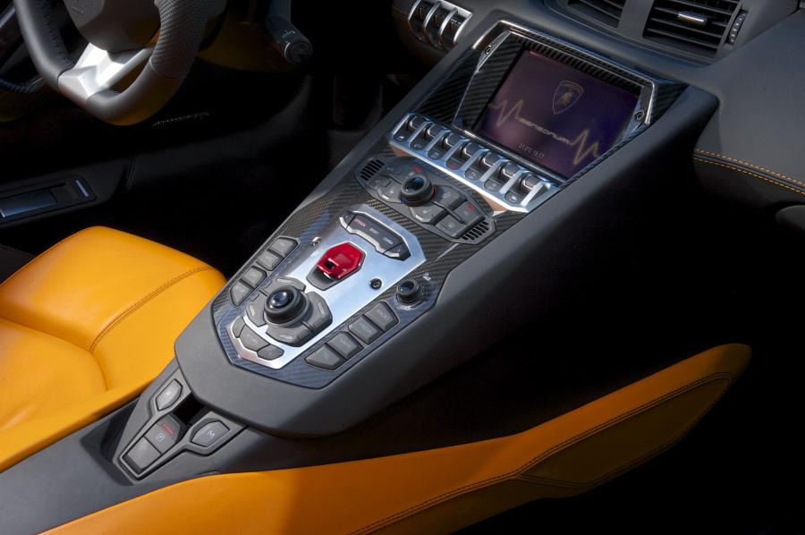  Lamborghini Aventador LP700-4 Roadster 2012 года  (фото 20 из 88)